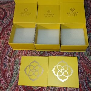 Kendra Scott gift boxes (5)